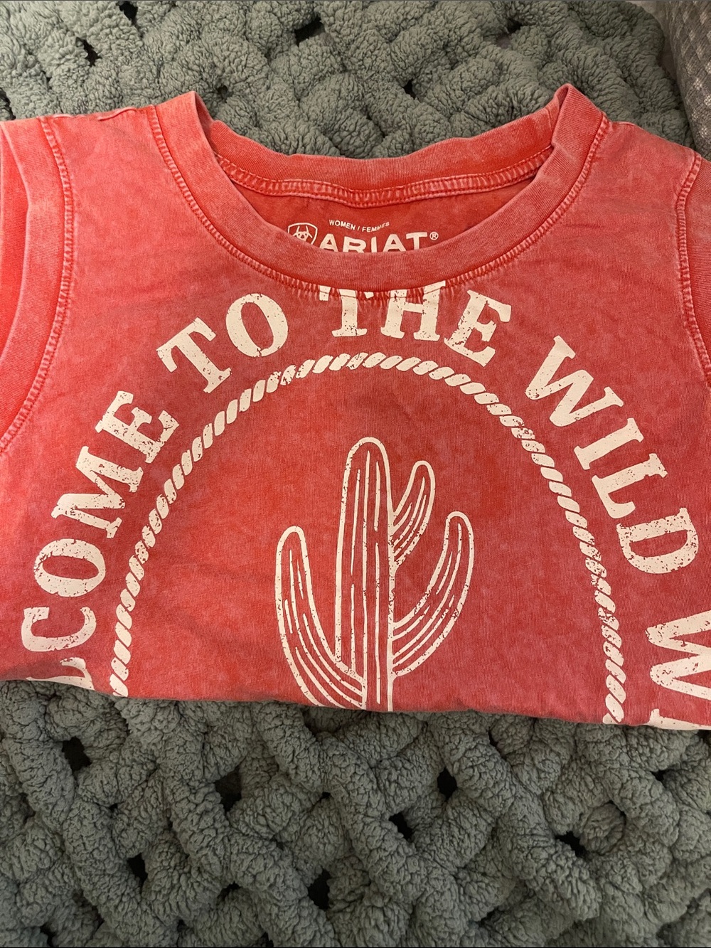 Women's Ariat Coral /red Sleeveless Graphic Tank - White Cactus Print